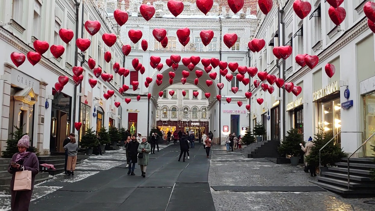 Сердце улиц. Улица с сердечками в Москве. Улица с сердечками в Москве к 14. Третьяковский проезд день всех влюбленных. Сердце Москвы.