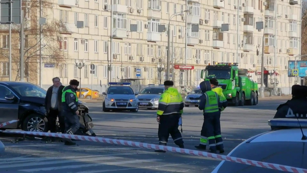 Более оперативные. Авария на Комсомольском проспекте.