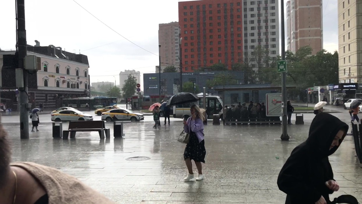 Погода вао. Ливень в Москве. Дождь в Москве. Погода в Москве. Когда начнутся дожди.