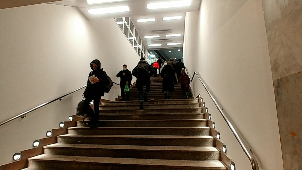 Открылся переход. Переход на Савеловской метро. Подземный переход метро Савеловская. Подуличный переход метро Савеловская. Подземный переход метро Митино.