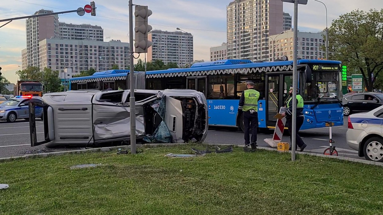 Принц каширское шоссе. Каширское ш 33 авария грузовик. Сегодняшняя авария на Каширском шоссе Газель. ДТП Каширское шоссе 30.04.2015.