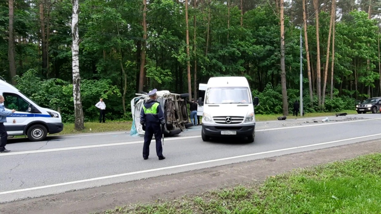 Одинцовское дтп. ДТП на Рублево-Успенском шоссе. Авария на Рублево Успенском шоссе сейчас. ДТП на Рублево-Успенском шоссе вчера. ДТП на Рублево-Успенском шоссе сегодня.