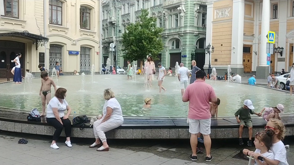 Фонтан на биржевой площади в москве фото