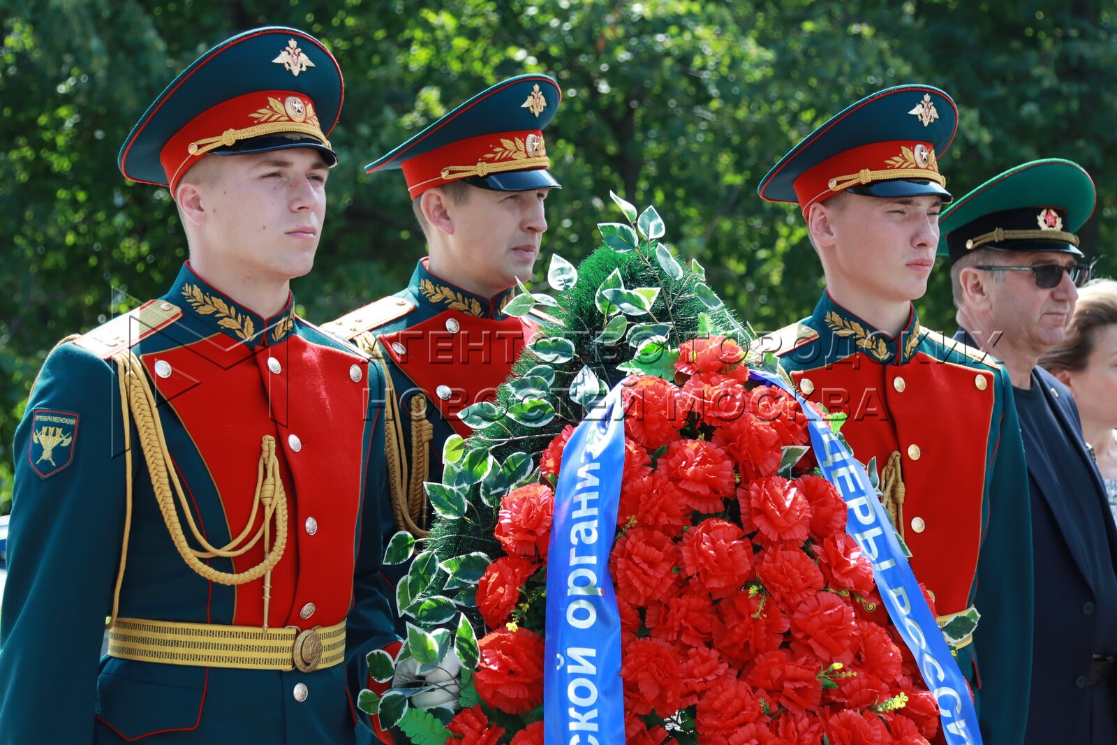 Мероприятие возле. Ветераны Великой Отечественной войны. День ветеранов боевых. Памятник ветеранам боевых действий в Москве. День ВБД.