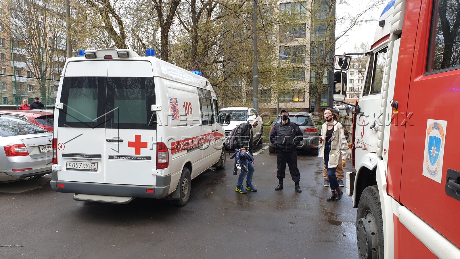 Московский инцидент. В Дмитровске проезжали военные.