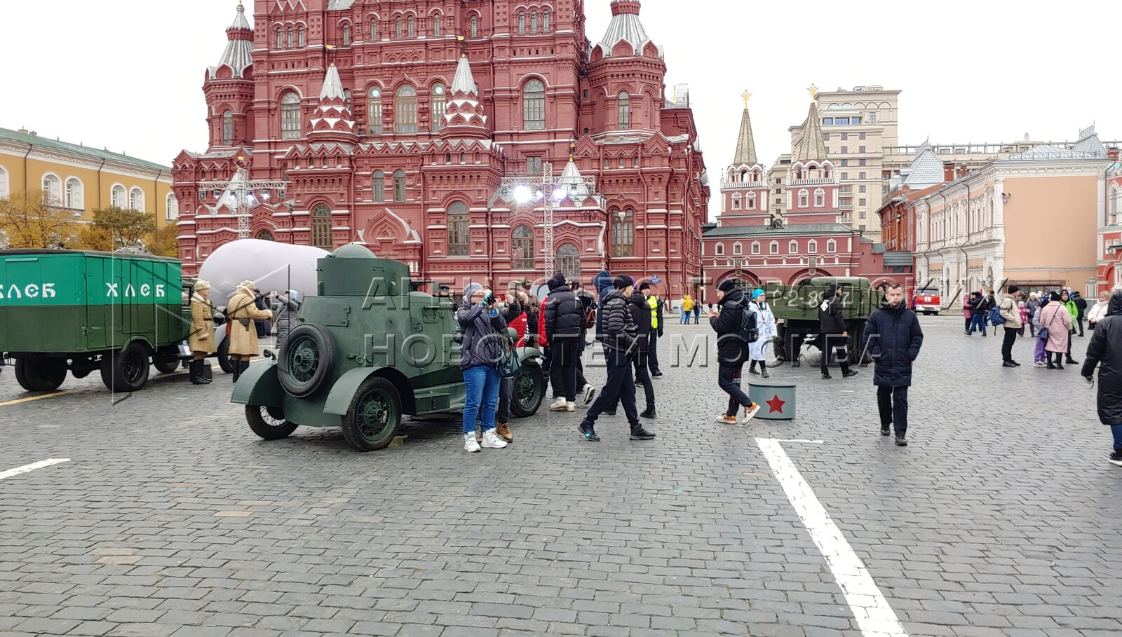 Площадь 7 ноября. Военная техника на красной площади. Красная площадь. Парад на красной площади 1941. Выставка военной техники в Москве на красной площади.