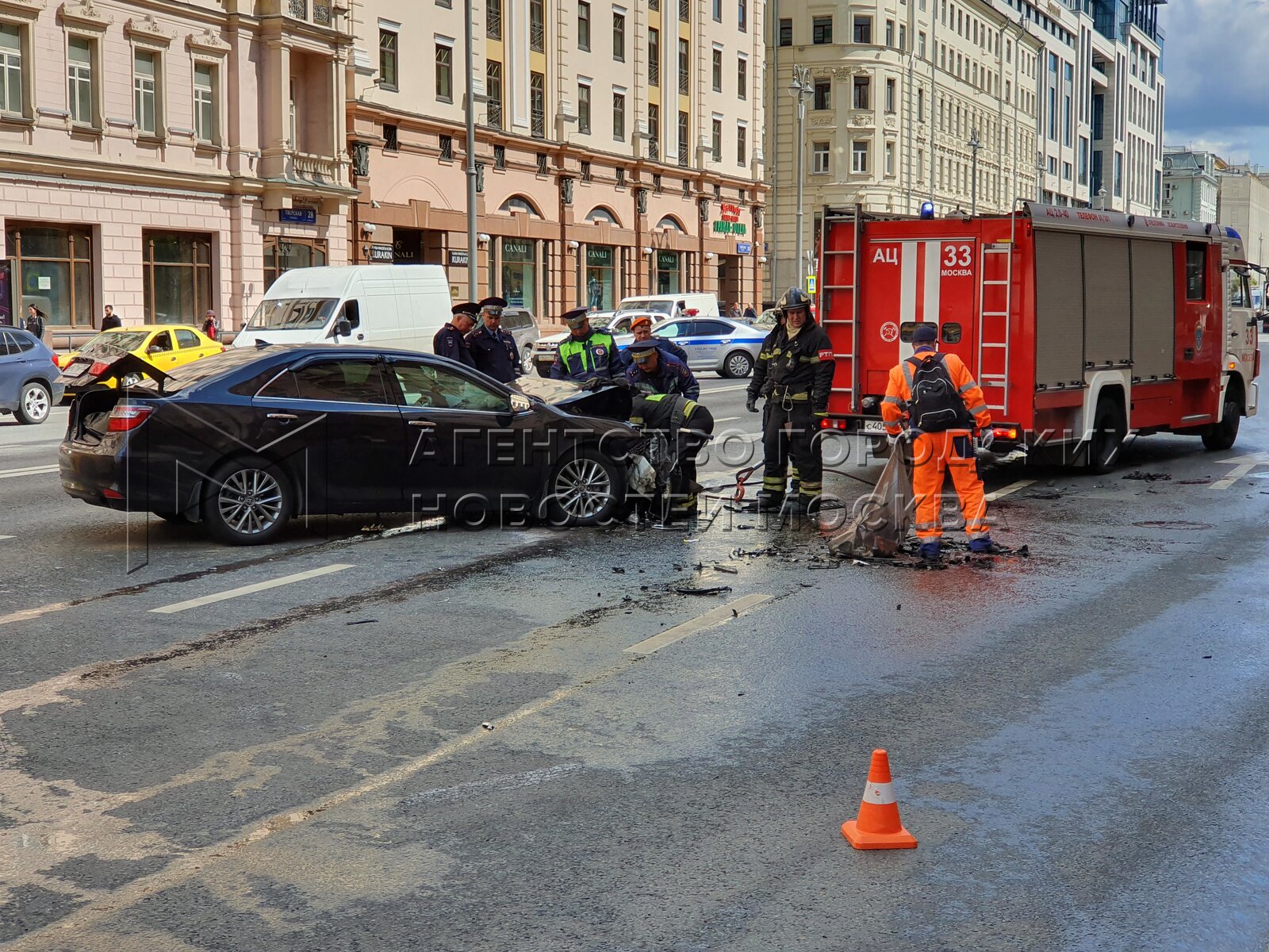 Дтп в москве сегодня. Авария Тверская улица сейчас. ДТП на Тверской улице в Москве. Аварии в Москве за сутки.