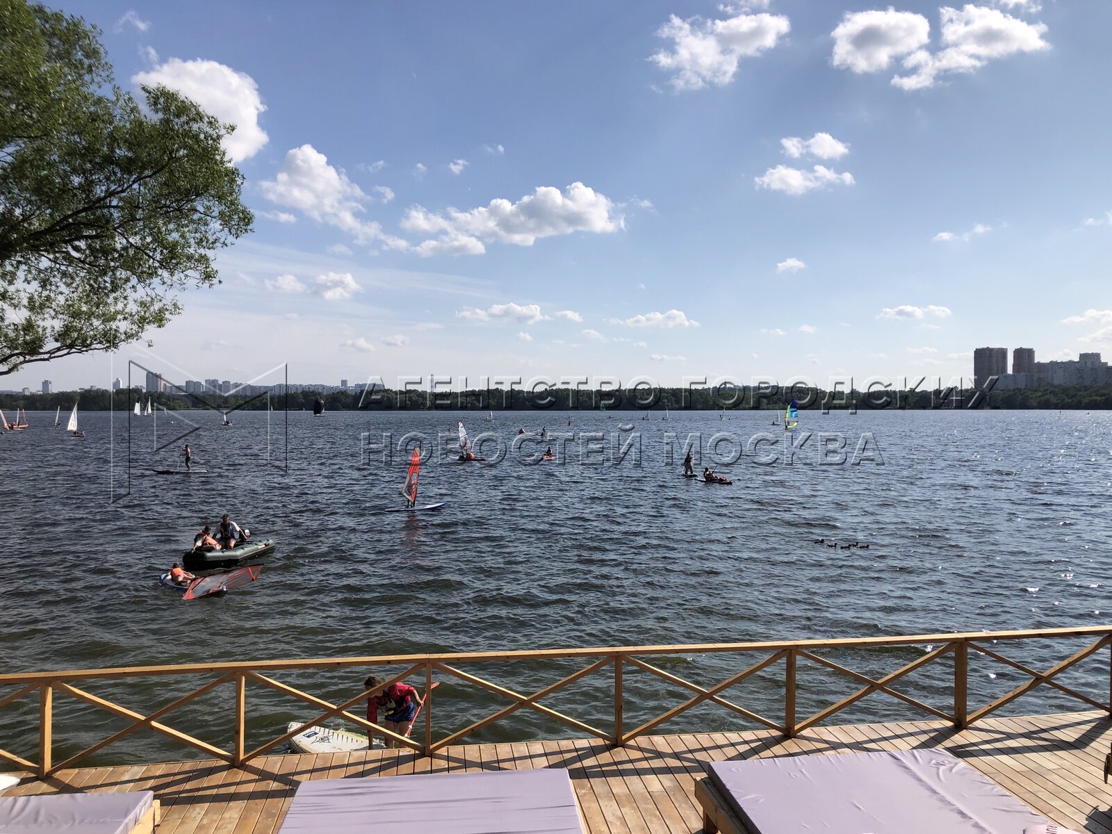 City beach строгино. Затон Строгино. Спасский Затон Строгино. Строгинский залив. Строгино Затон пляж.