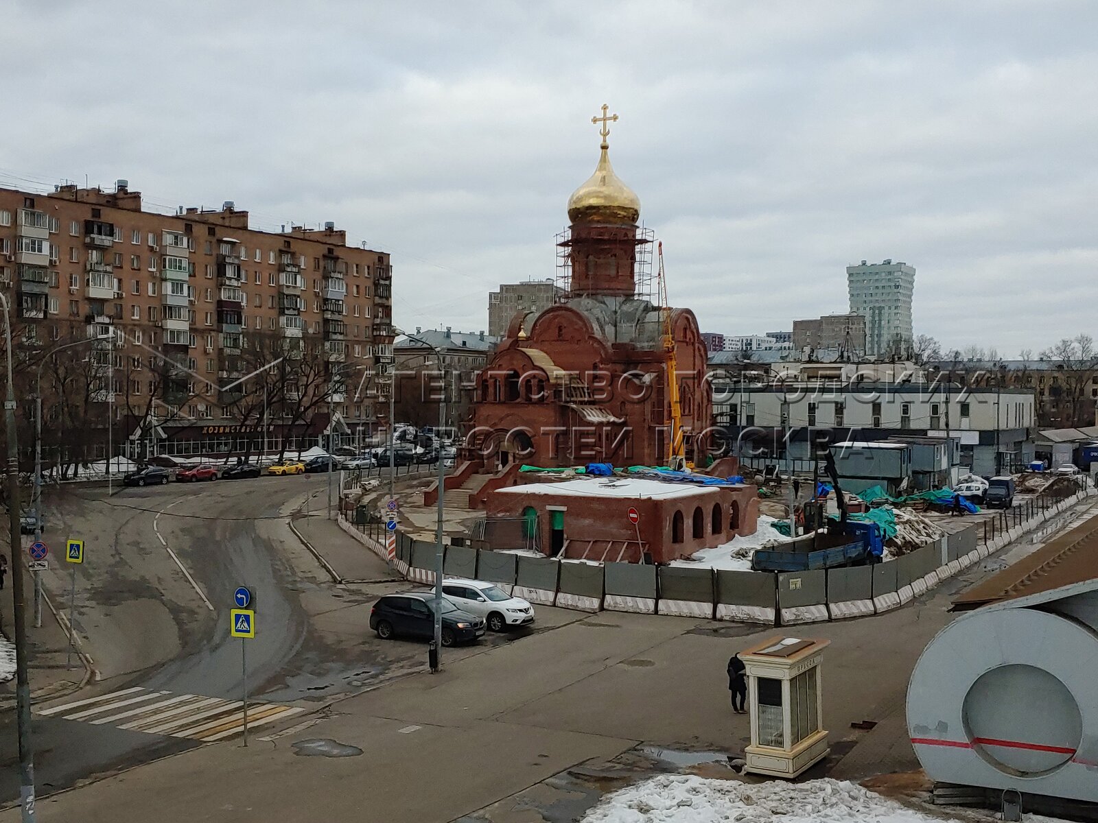 Храм казанской иконы божией матери в лосиноостровской. Храм на станции Лосиноостровская. Стройка храма на станции Лосиноостровская.. Лосиноостровская Церковь строится.