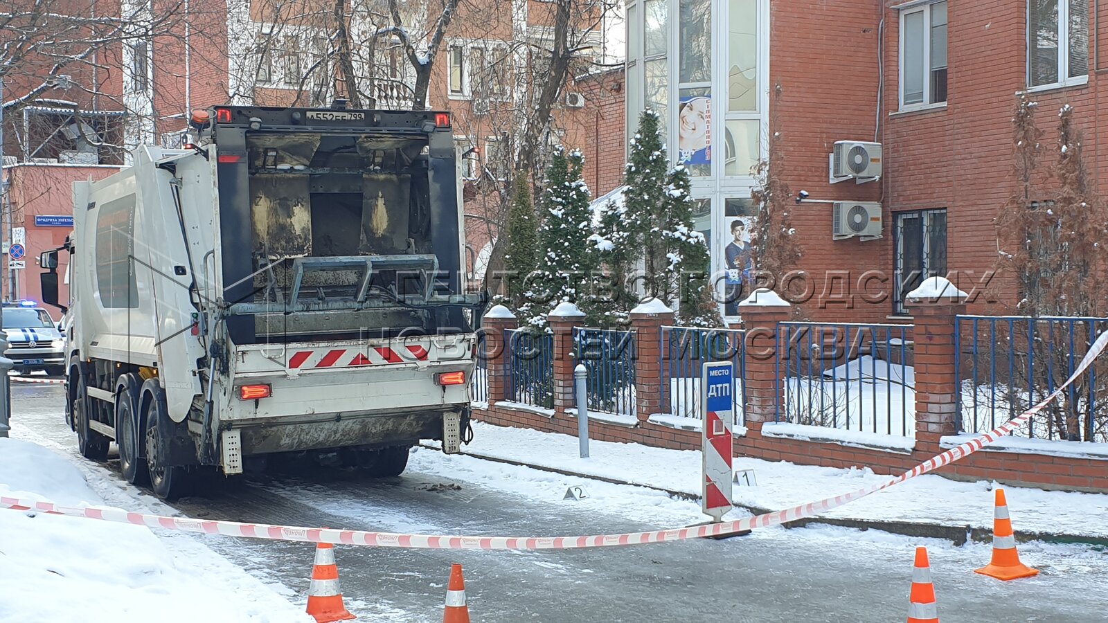 Дтп с мусоровозом в минске. Машины на улицах Москвы. Вывозим мусор. Травматизм на улице. Пожилую женщину задавил мусоровоз на Фридриха.